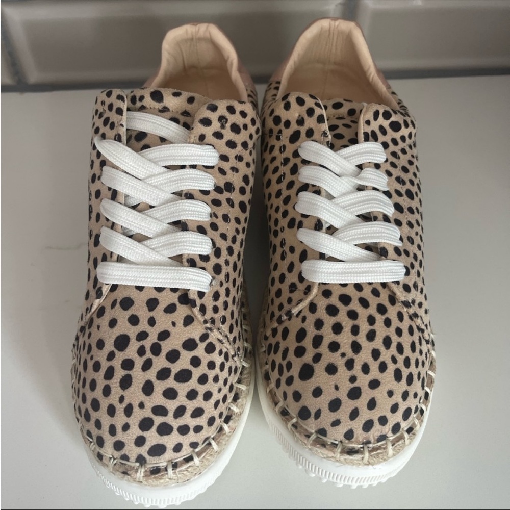 Size 9 women’s boutique shoes